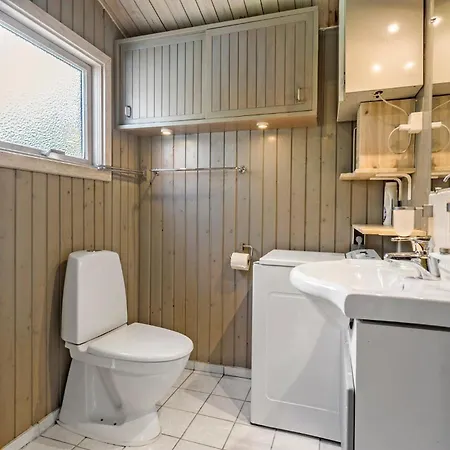 Nyaraló 2 Bedroom Pet Friendly In *