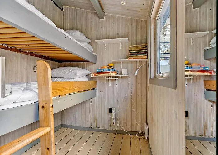 2 Bedroom Pet Friendly In *